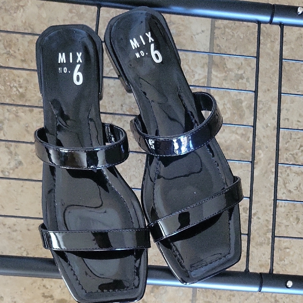 Mix No. 6 Black Sandals Sleek and Stylish